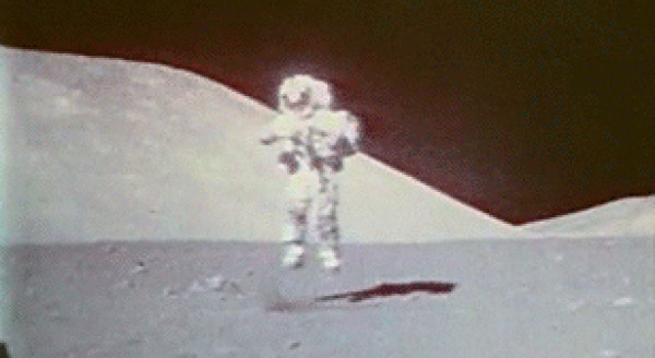 Un astronaute sur la lune